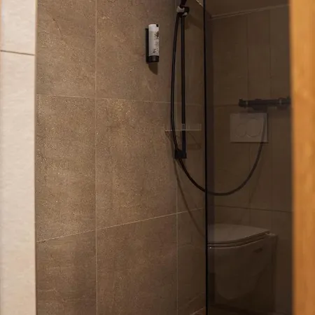 Отель Bergrose Hideaway Штробль