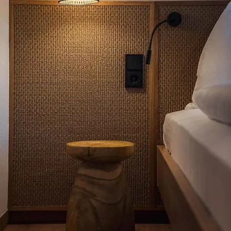 Отель Bergrose Hideaway 4*