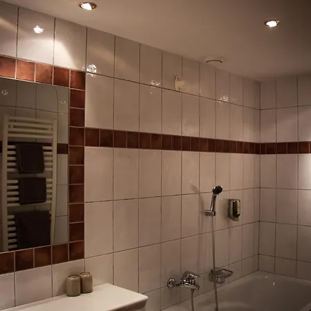 Bergrose Hideaway Штробль