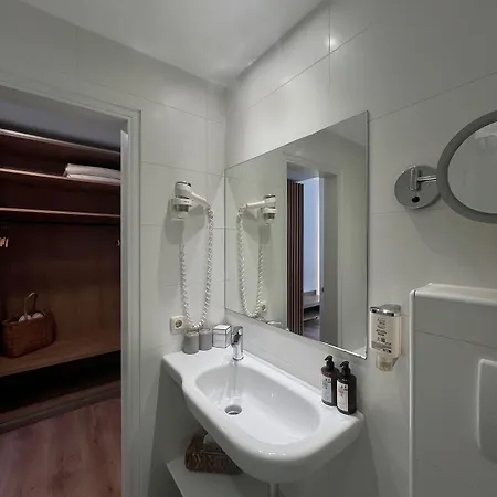 Bergrose Hideaway 4* Штробль