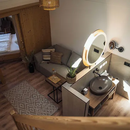 Отель Bergrose Hideaway Штробль